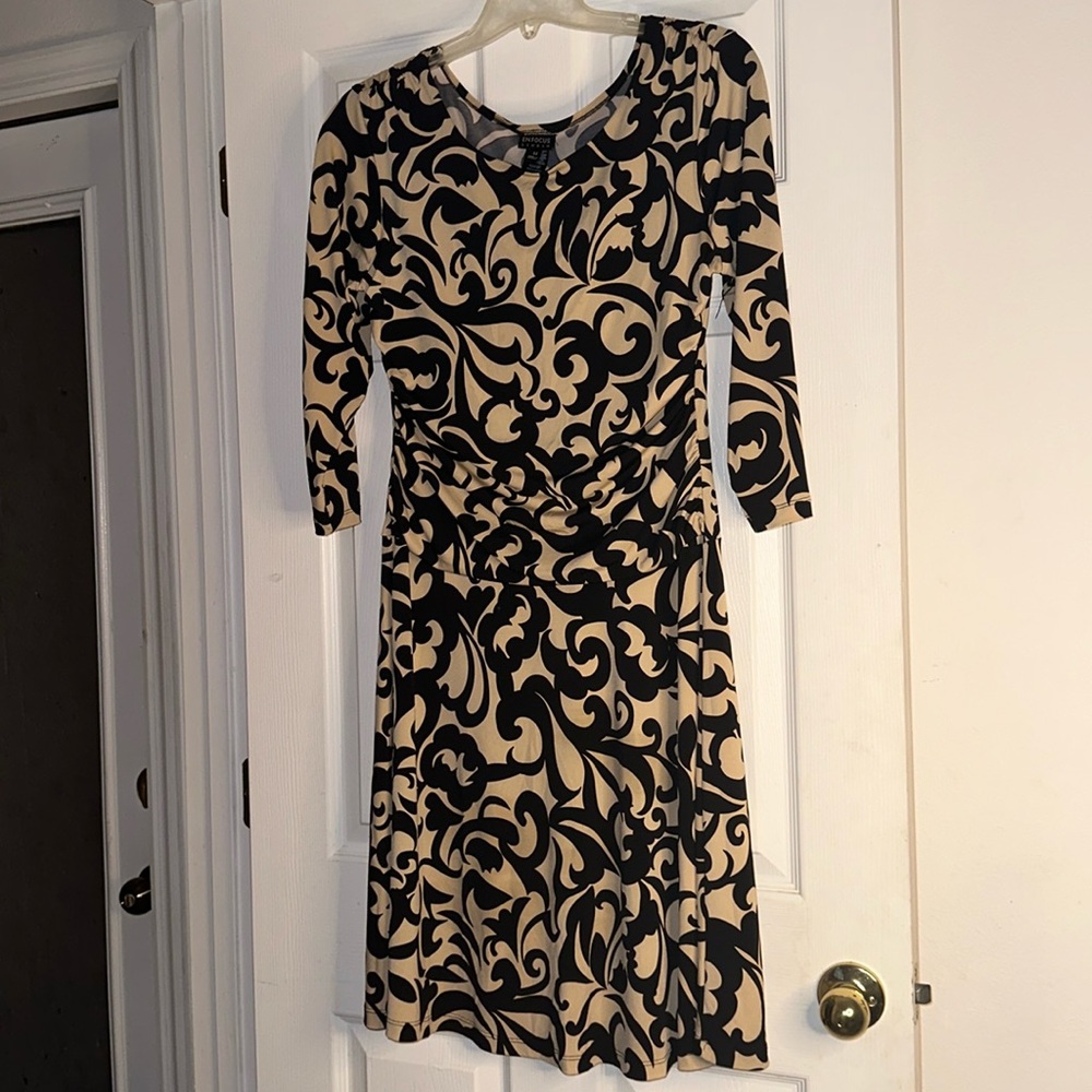 EUC EN FOCUS STUDIO DRESS
